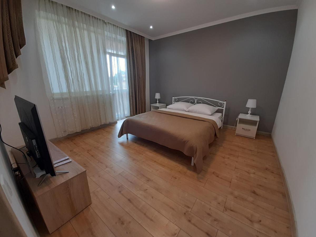 New !!! Modern Lux Apartment In The City Center With A Terrace Mukatsjeve Eksteriør bilde